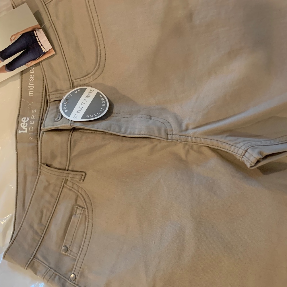 Kaki chino capri pants